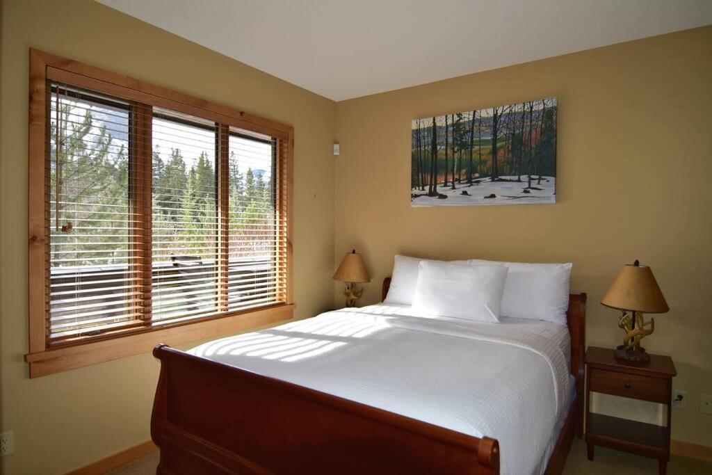 Luxurious Rundle Cliffs Lodge In Spring Creek Κάνμορ Εξωτερικό φωτογραφία